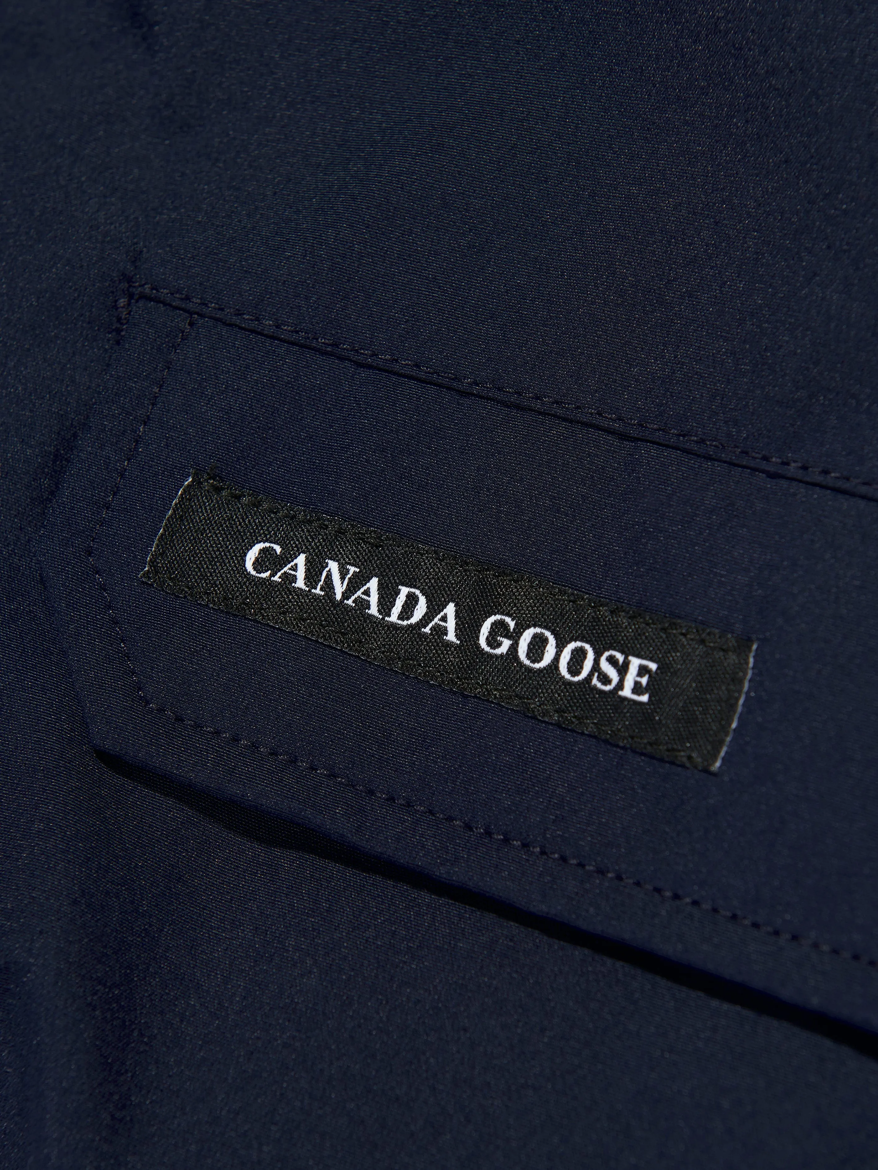 Canada Goose Kids Chilliwack Bomber in Navy