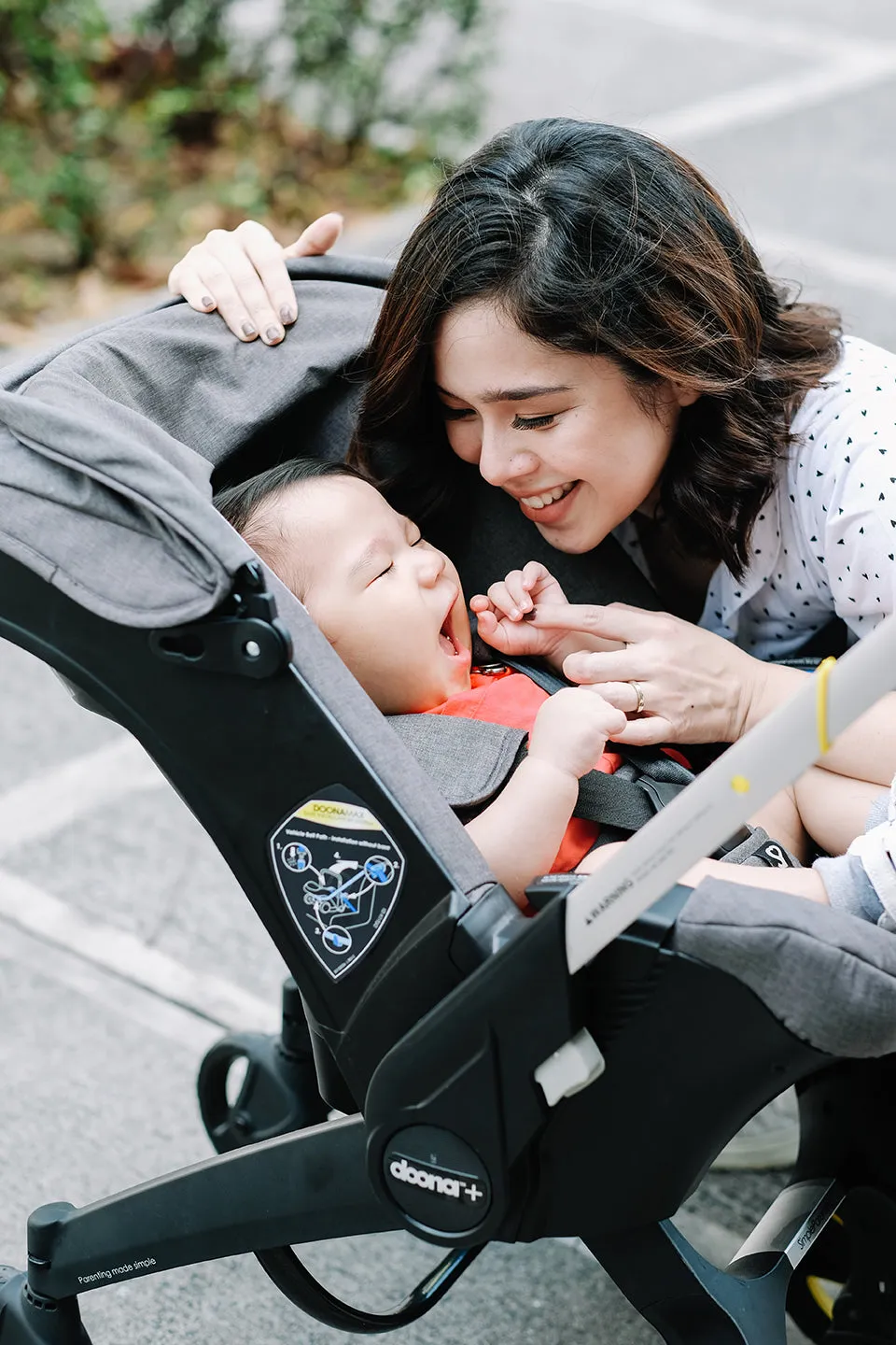 Doona Car Seat/Stroller: Royal Blue